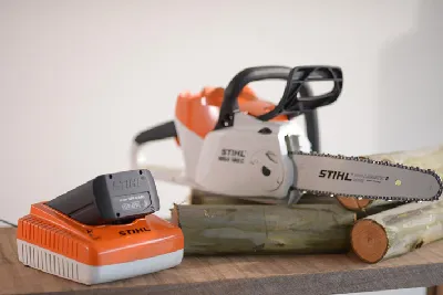 Motosserra a Bateria STIHL MSA 160 C-BQ Linha AP com Sabre de 30 cm 1/4"