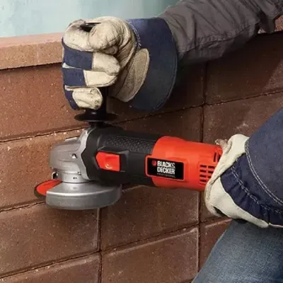 Esmerilhadeira Angular BLACK+DECKER G720 4.1/2" 820 W 220V