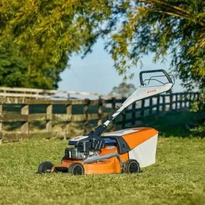 Cortador de Grama a Combustão STIHL RM 253 T 51 cm 4 Tempos com Recolhedor
