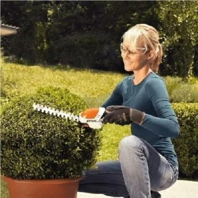 Tesoura para Arbustos a Bateria STIHL HSA 25